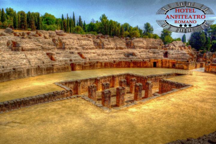 Hotel Anfiteatro Romano Santiponce Exterior photo